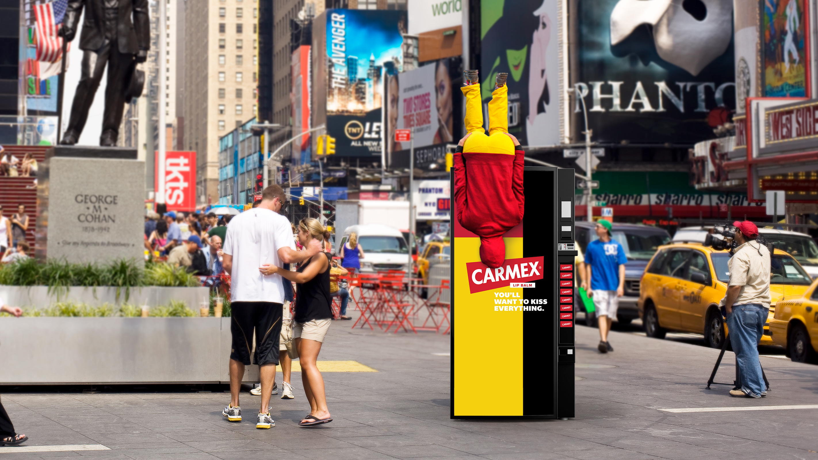 carmex kissing mannequins